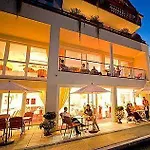 Hotel Tschirgantblick