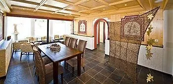 Hotel Tschirgantblick Wenns