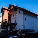 Hotel Tschirgantblick 3*